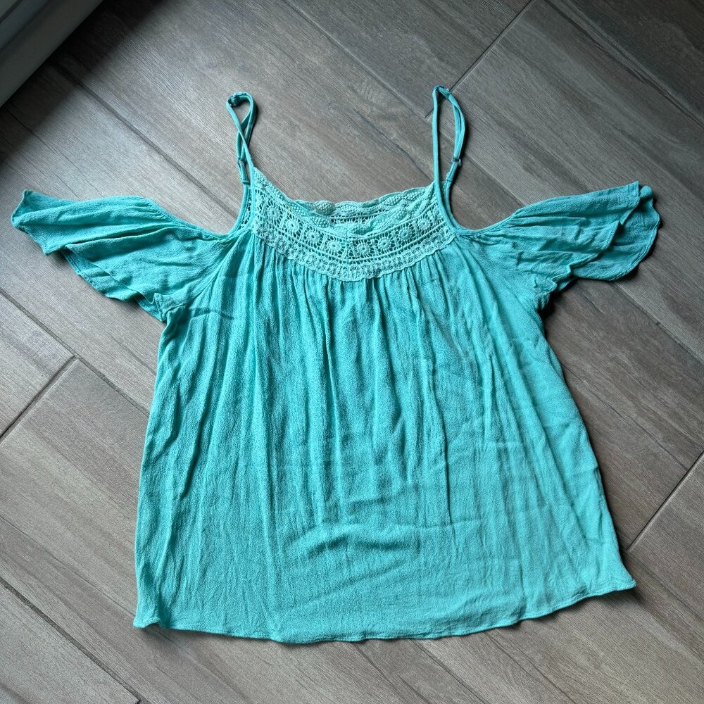 August Mist Boho Crochet Cold Shoulder Top - Women's Size Medium